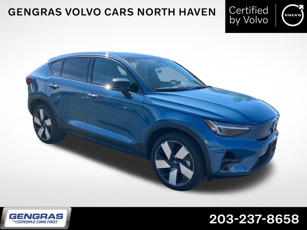 2023 VOLVO C40