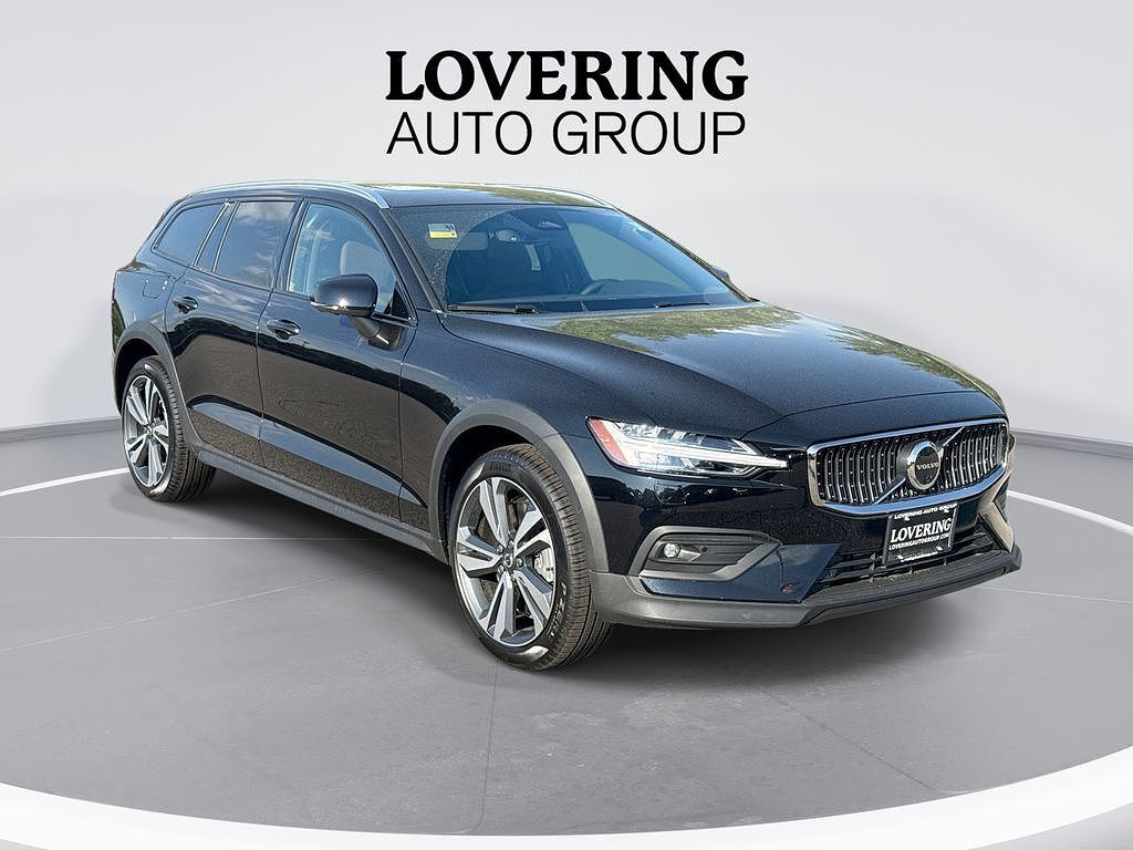 2026 VOLVO V60CC