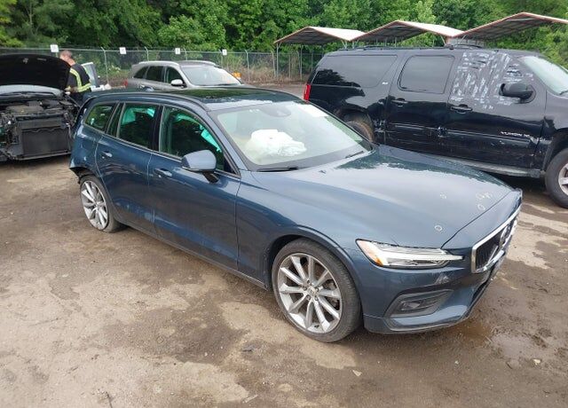 2020 VOLVO V60