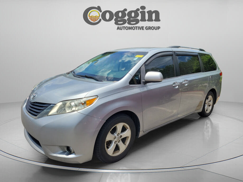 2014 TOYOTA Sienna