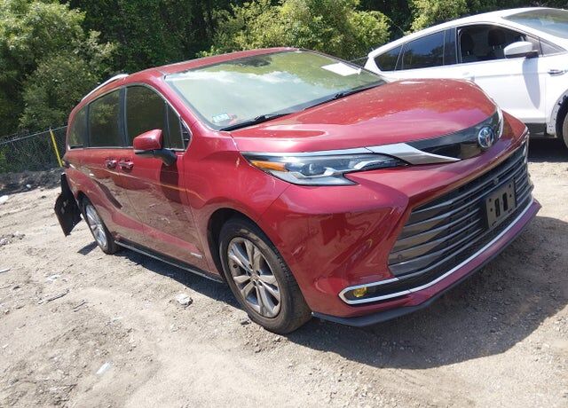 2021 TOYOTA Sienna
