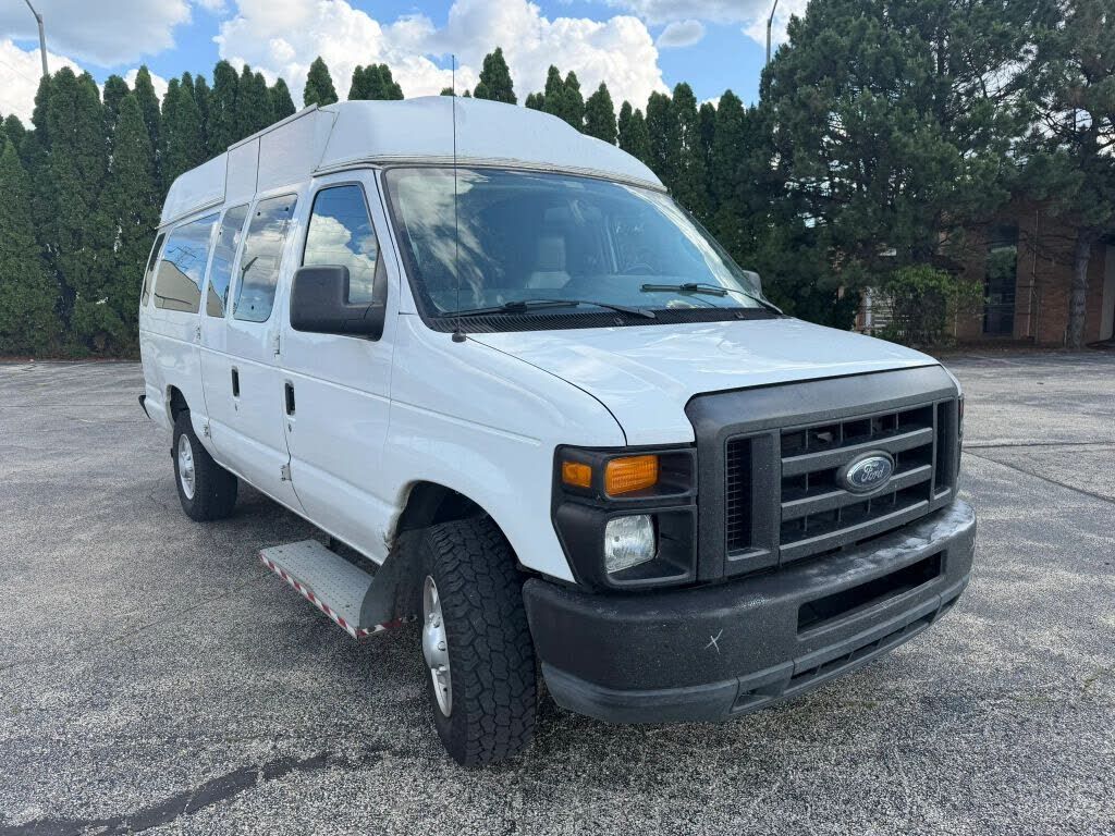 2011 FORD E-350
