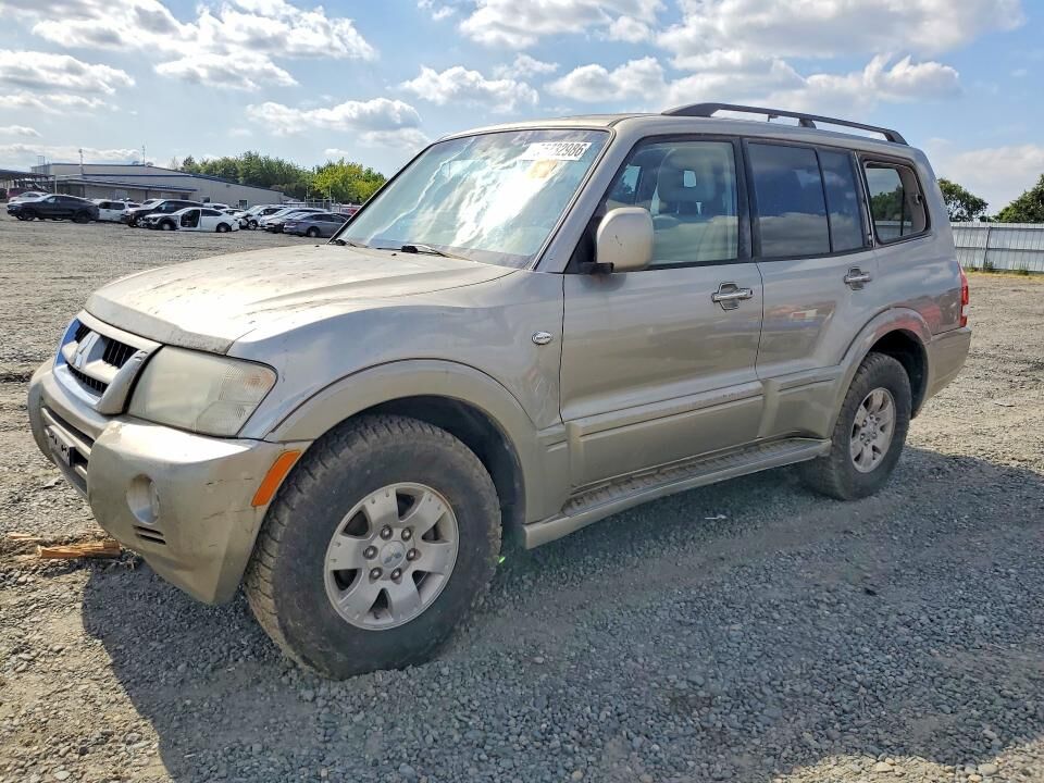 2004 MITSUBISHI Montero