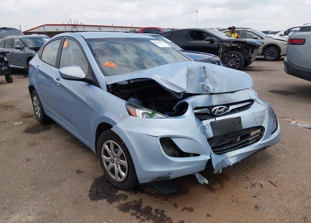 2012 HYUNDAI Accent