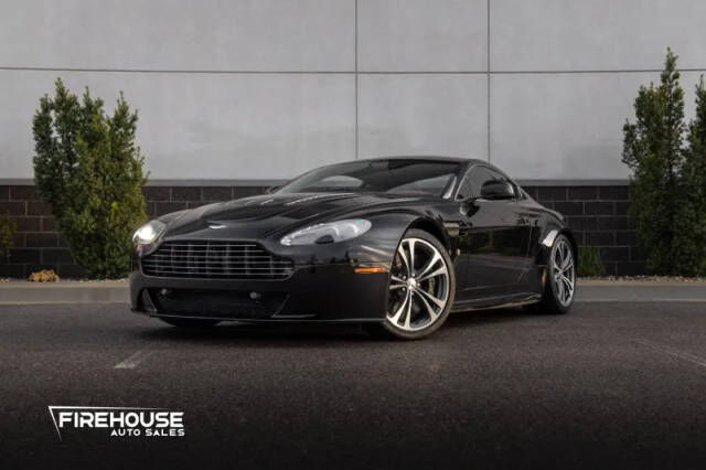 Aston Martin V12 Vantage