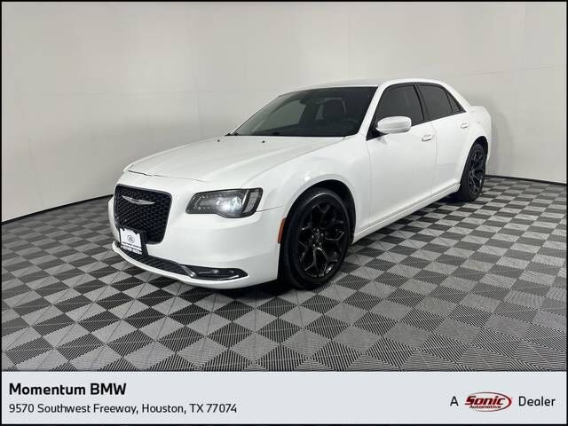 2019 CHRYSLER 300
