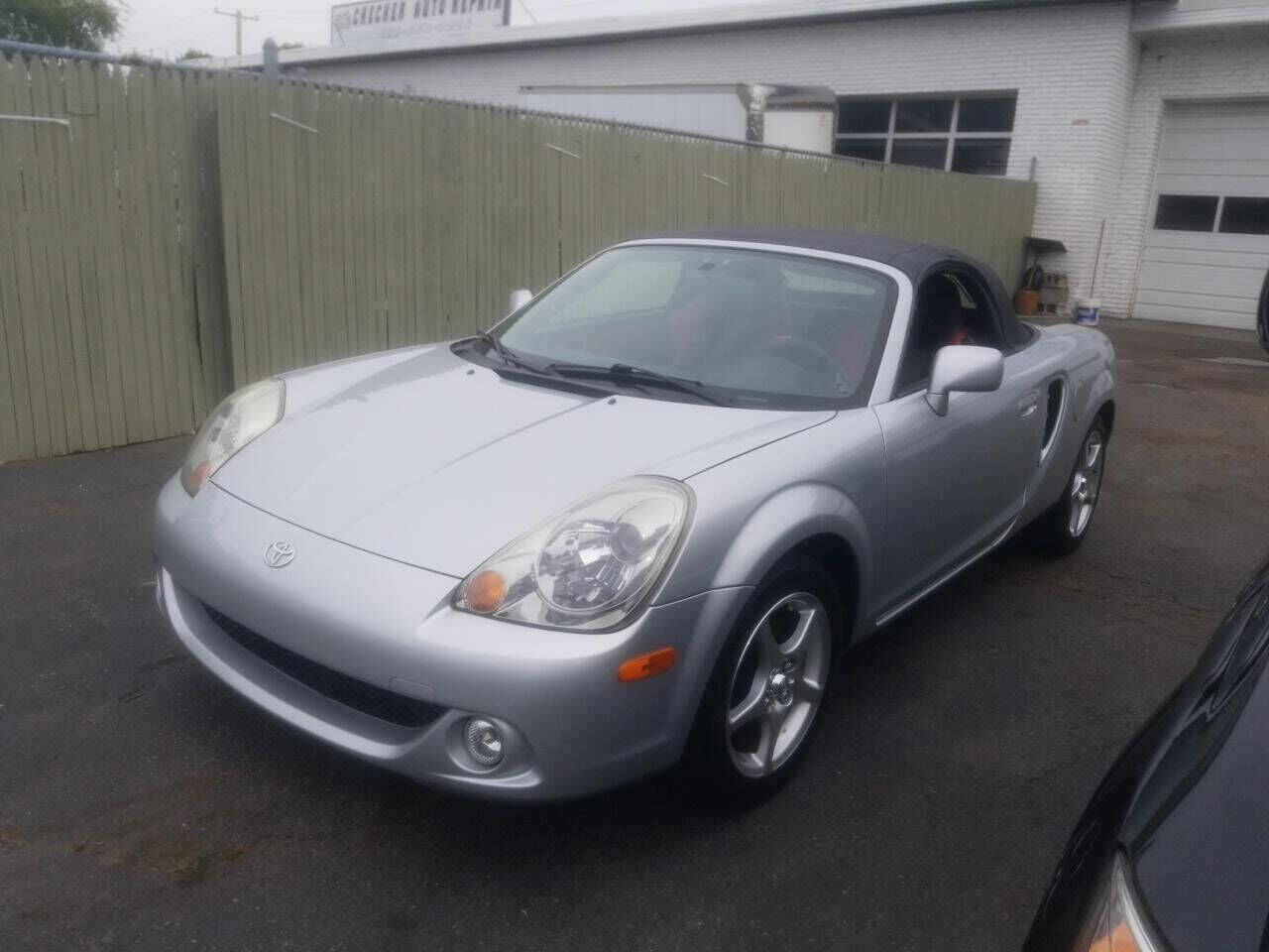 2004 TOYOTA MR2