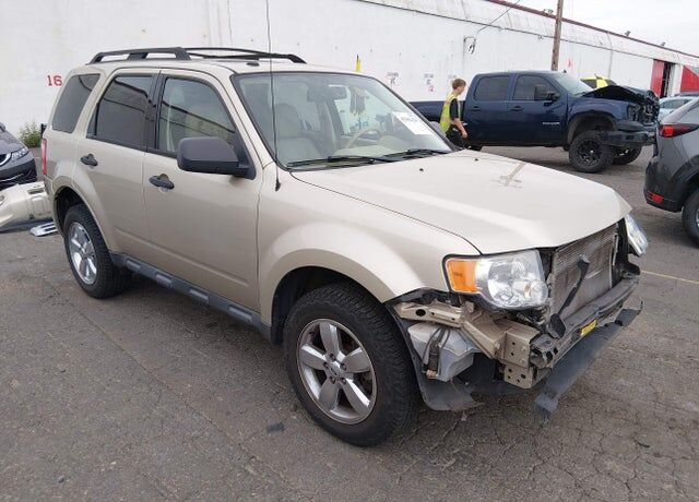 2010 FORD Escape