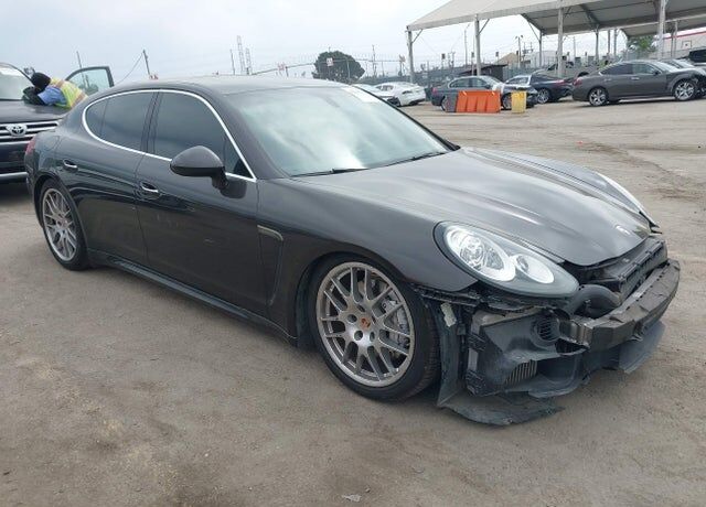 2014 PORSCHE Panamera