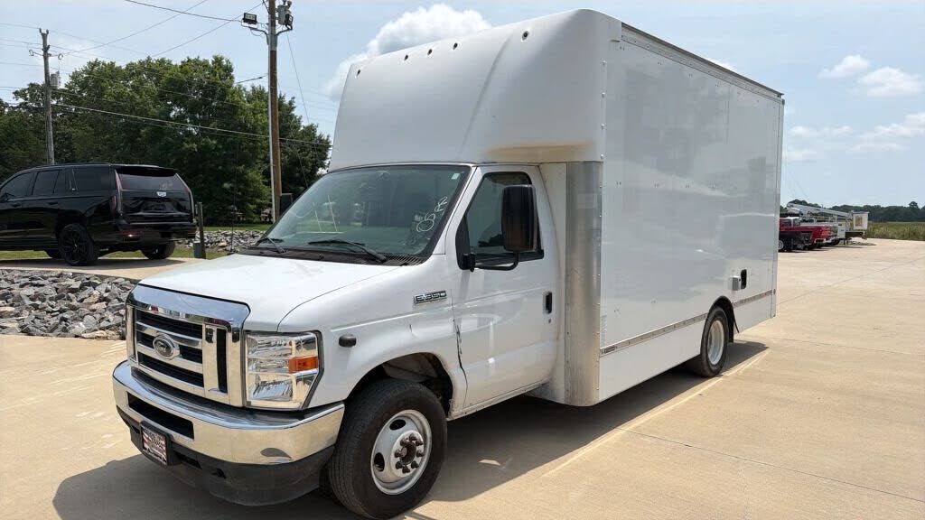 2022 FORD E-350