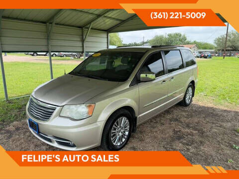 2013 CHRYSLER Town and Country
