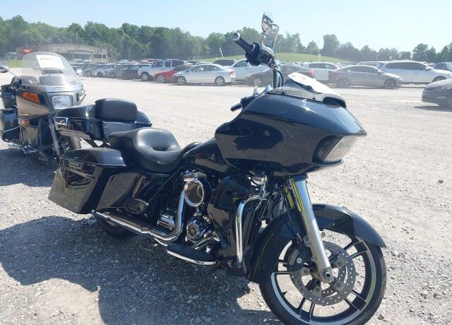 2017 HARLEY DAVIDSON FLTRXS / Road Glide Special