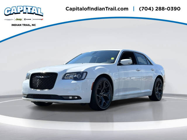 2023 CHRYSLER 300