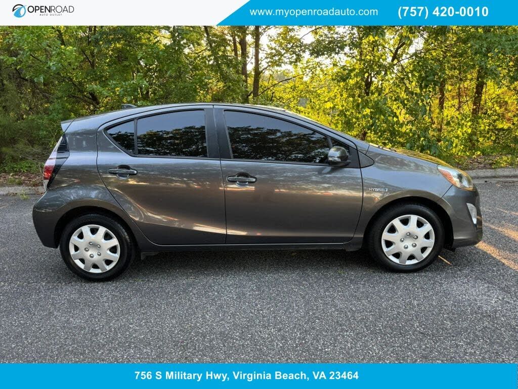 2016 TOYOTA Prius