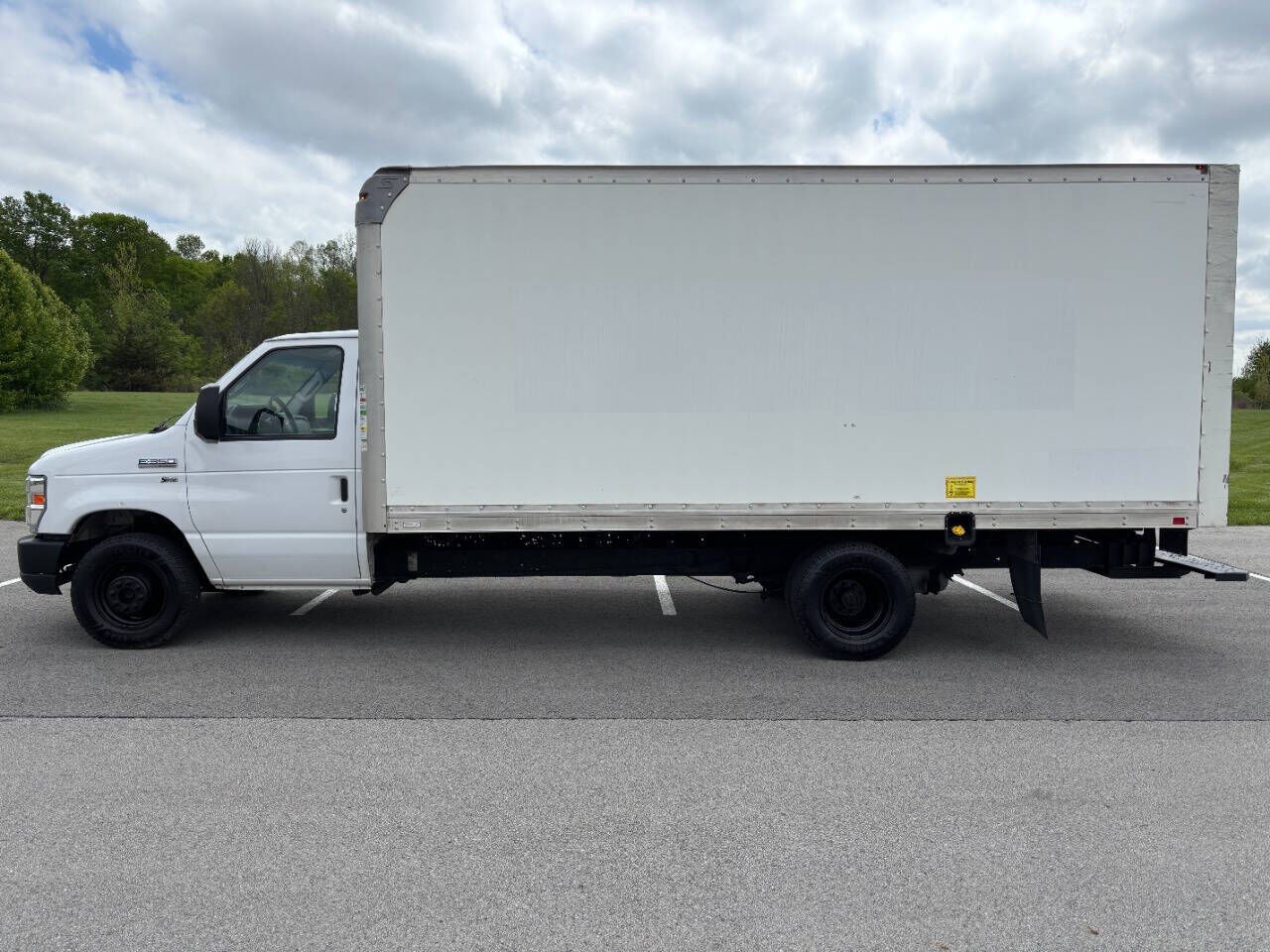 2019 FORD E-350