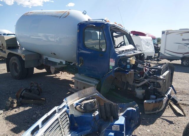2016 FREIGHTLINER M2