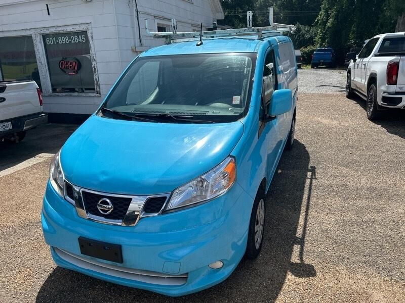 2017 NISSAN NV200