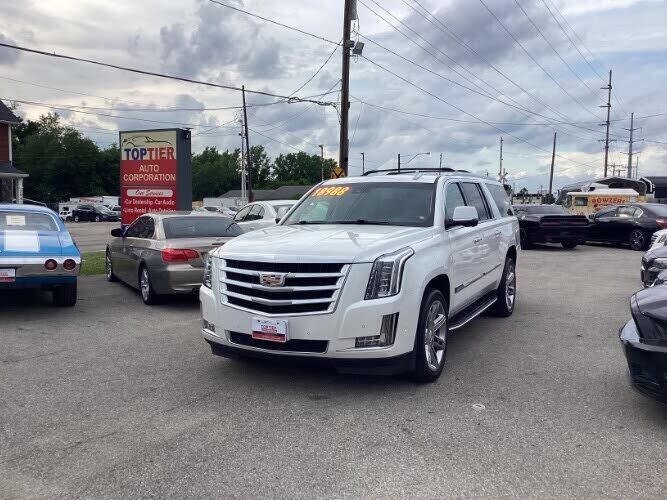 2017 CADILLAC Escalade ESV