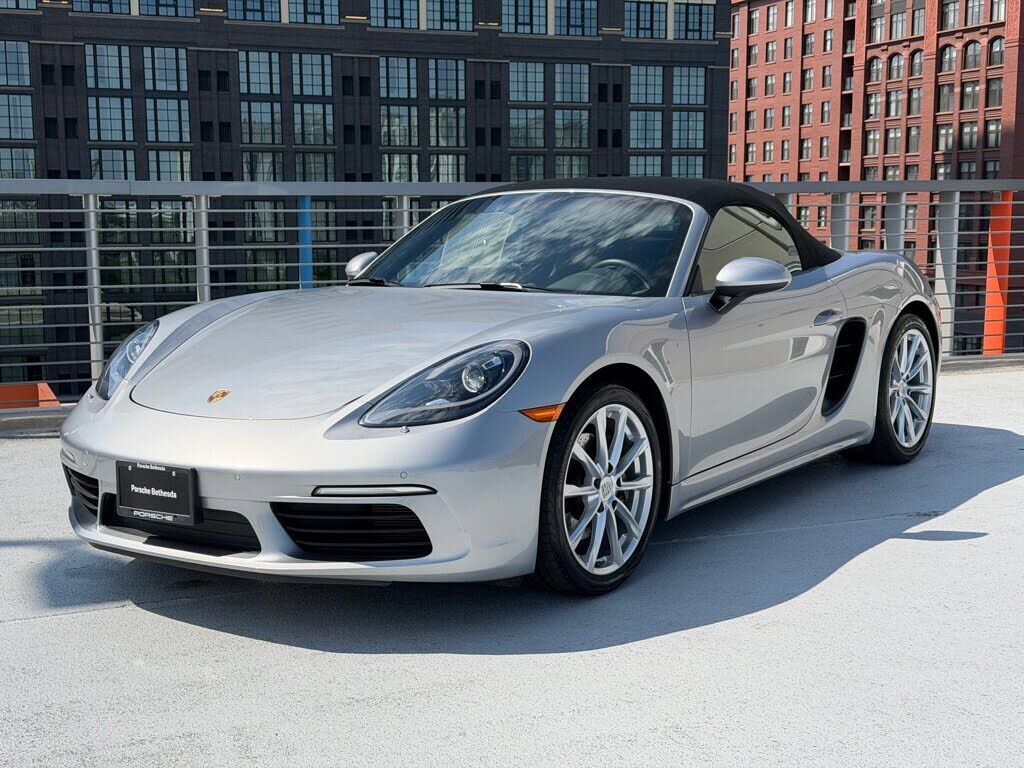 2024 PORSCHE 718