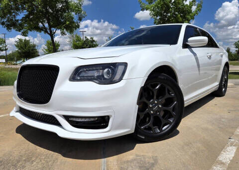 2019 CHRYSLER 300