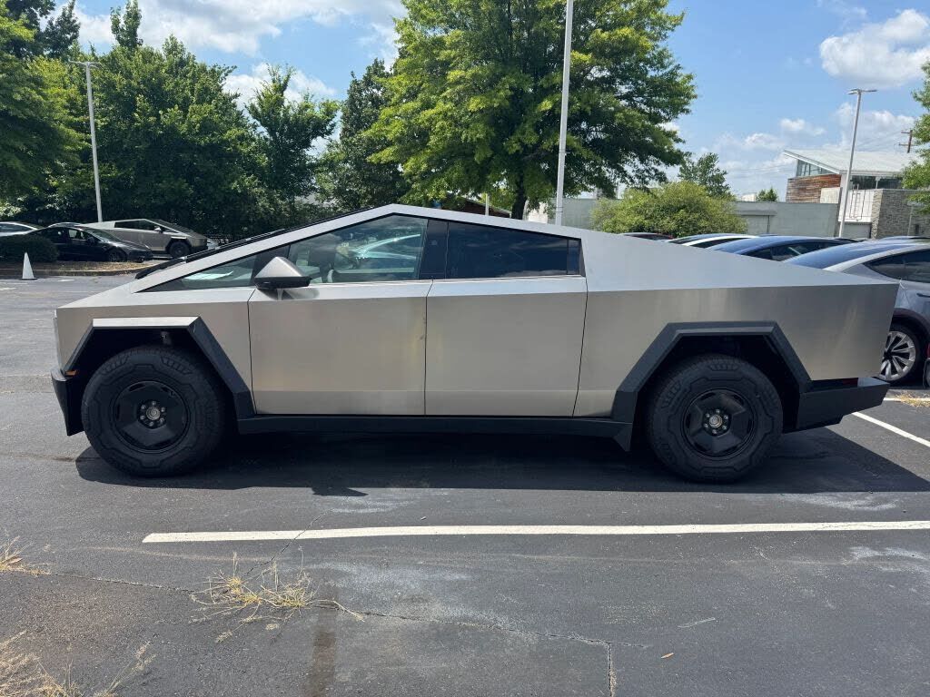 2026 TESLA Cybertruck