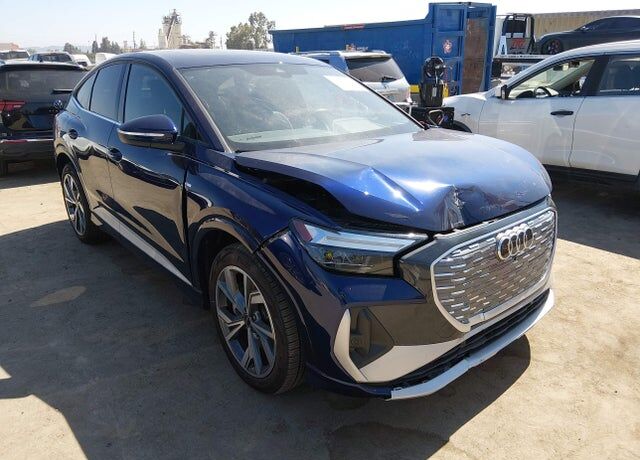 2025 AUDI Q4