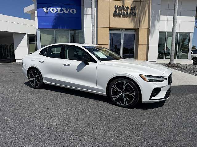 2025 VOLVO S60
