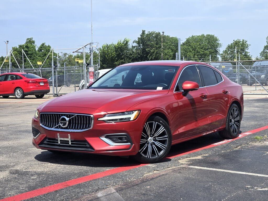 2021 VOLVO S60