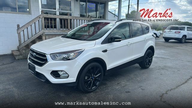 2017 FORD Escape