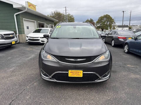 2017 CHRYSLER Pacifica