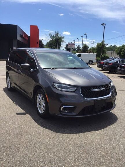 2023 CHRYSLER Pacifica
