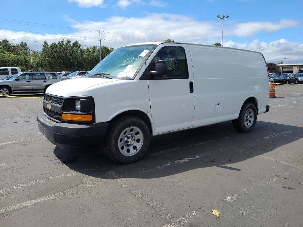 2012 CHEVROLET Express