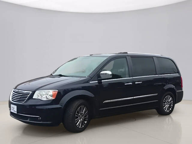2011 CHRYSLER Town and Country