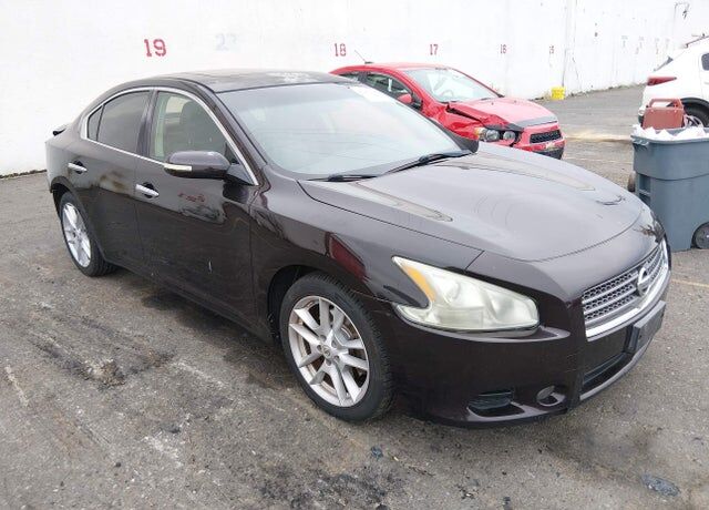 2010 NISSAN Maxima