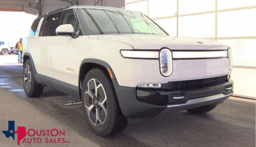 2024 RIVIAN R1S