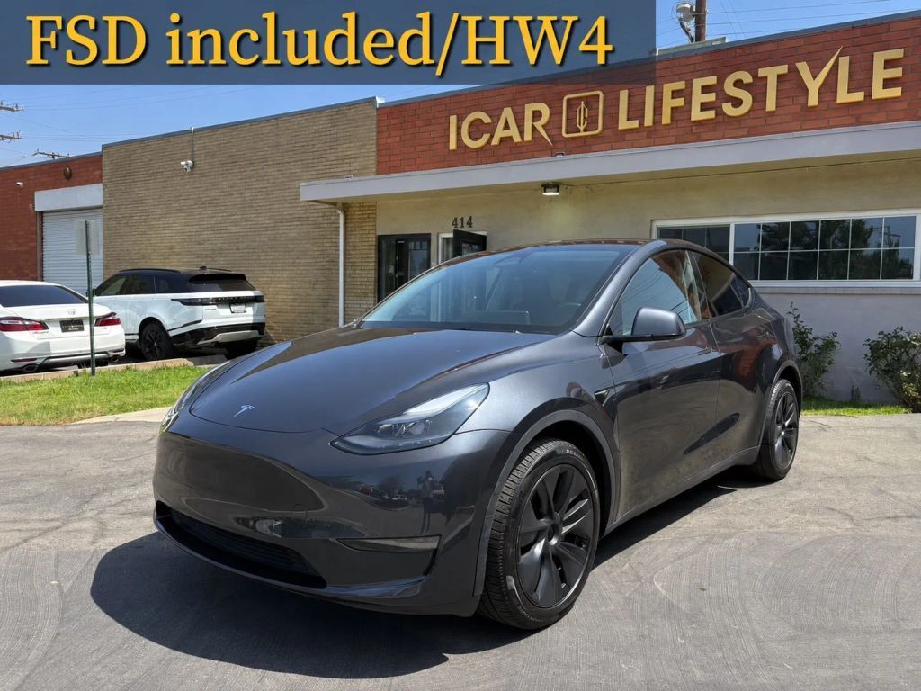 2024 TESLA Model Y