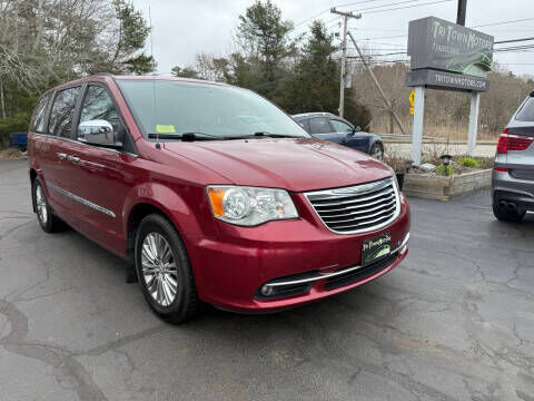 2016 CHRYSLER Town and Country