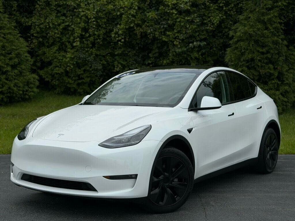 2025 TESLA Model Y