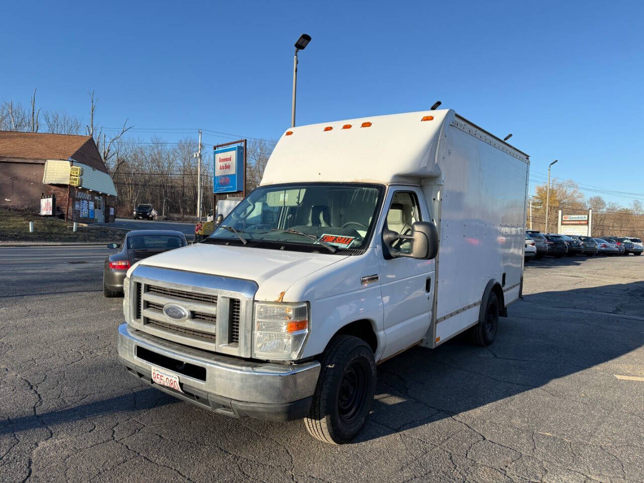 2012 FORD E-350