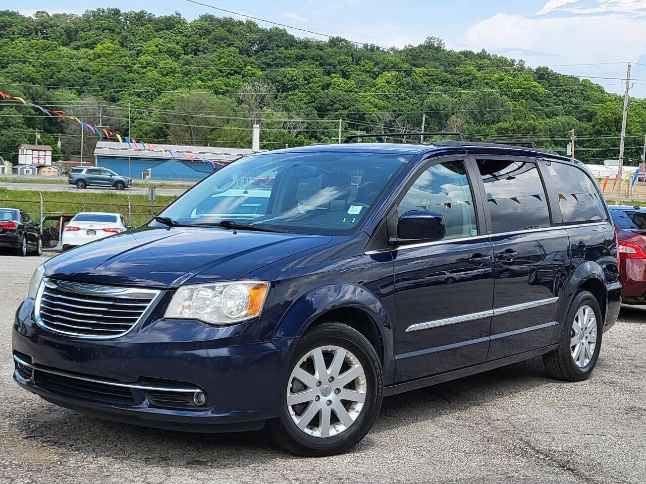 2013 CHRYSLER Town and Country