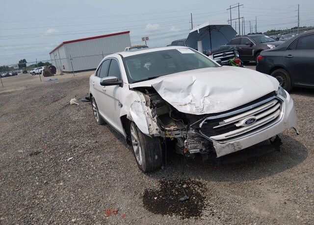 2013 FORD Taurus