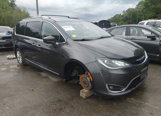 2019 CHRYSLER Pacifica