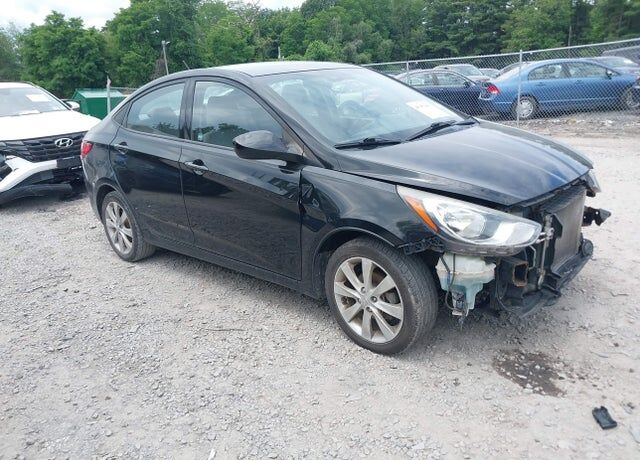 2013 HYUNDAI Accent
