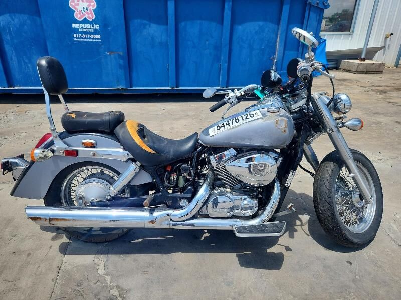 2005 HONDA VT750