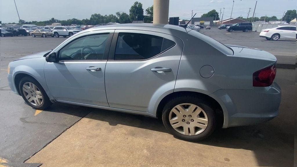 2013 DODGE Avenger