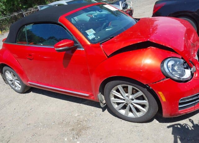 2018 VOLKSWAGEN Beetle