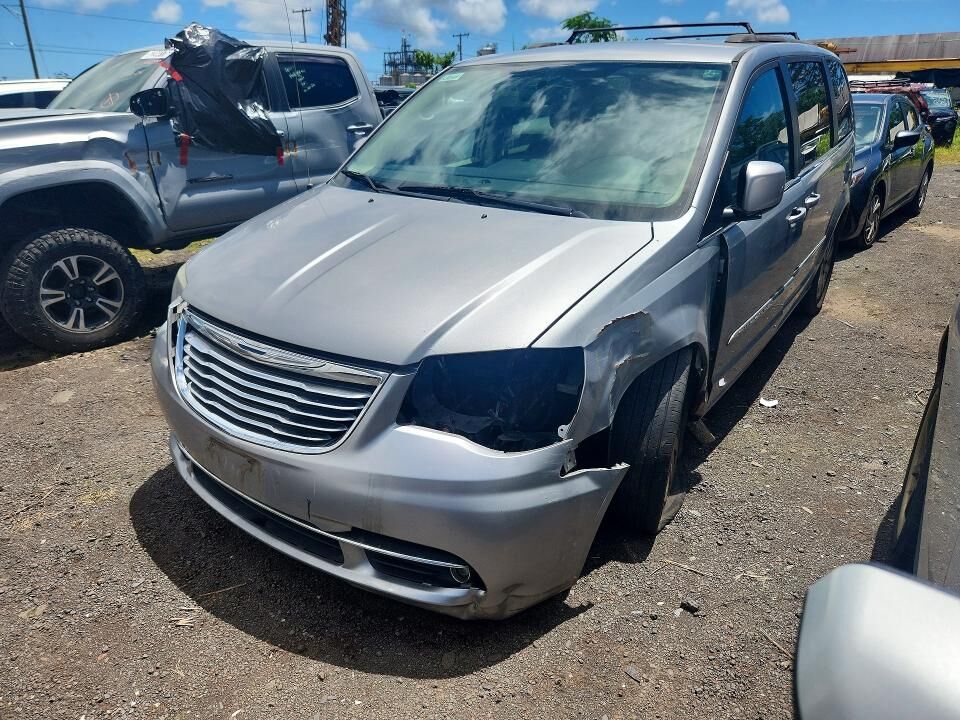 2016 CHRYSLER Town and Country