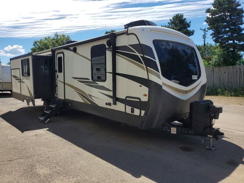 2022 OUTBACK Keystone / Outback