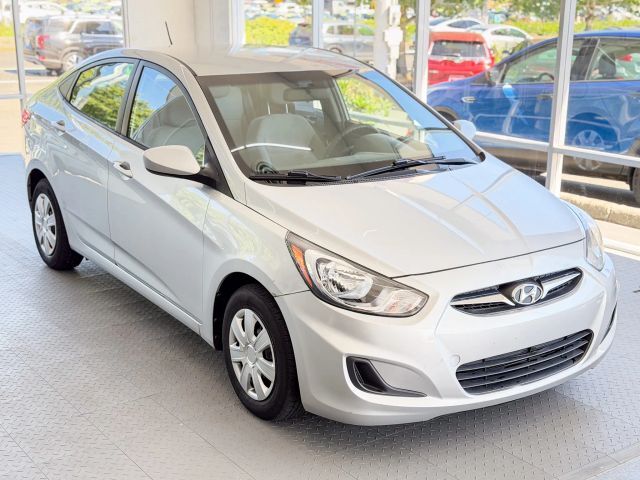 2013 HYUNDAI Accent