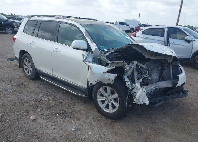 2013 TOYOTA Highlander